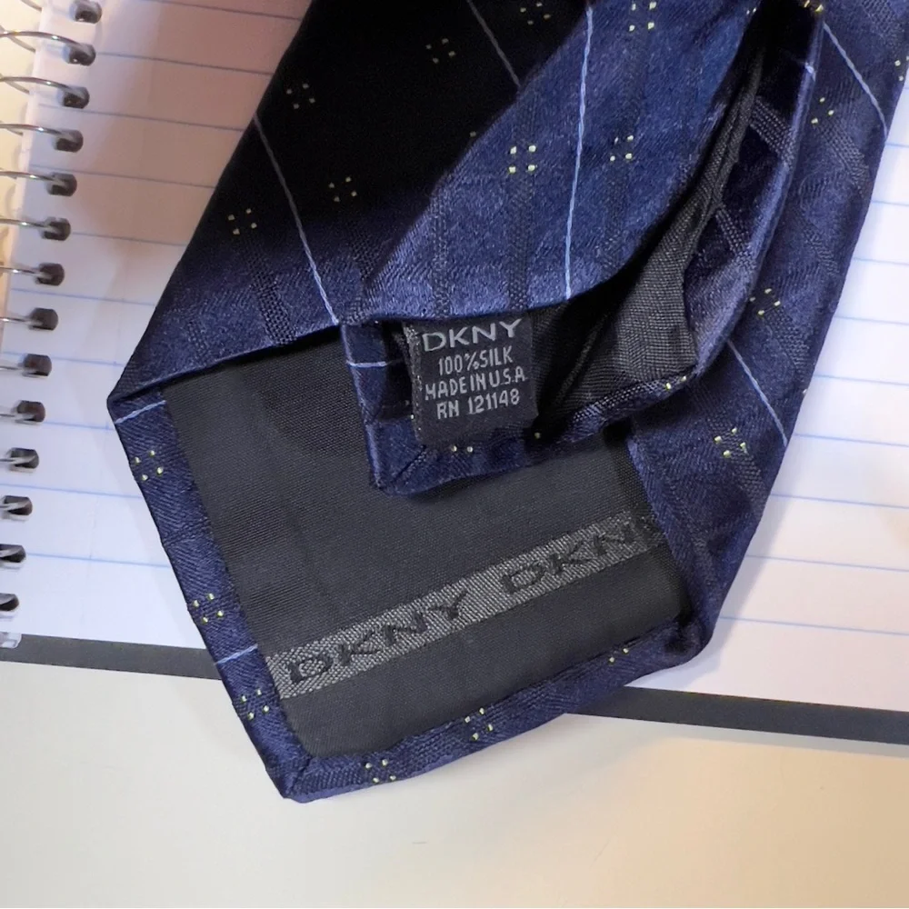 DKNY Menswear Navy Blue Lavender Stripes Pointed silk Mens Necktie Accessories